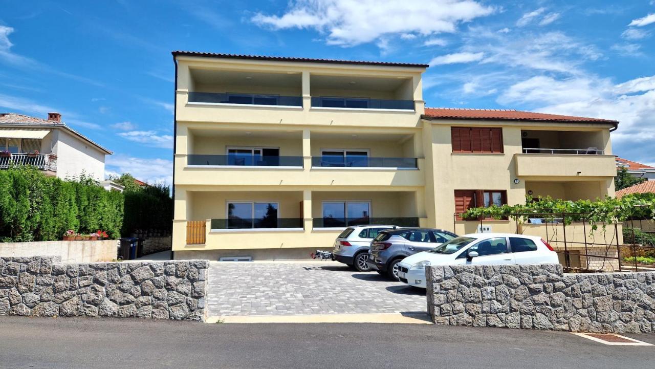 Apartmani Krajinovic Krk Town Esterno foto