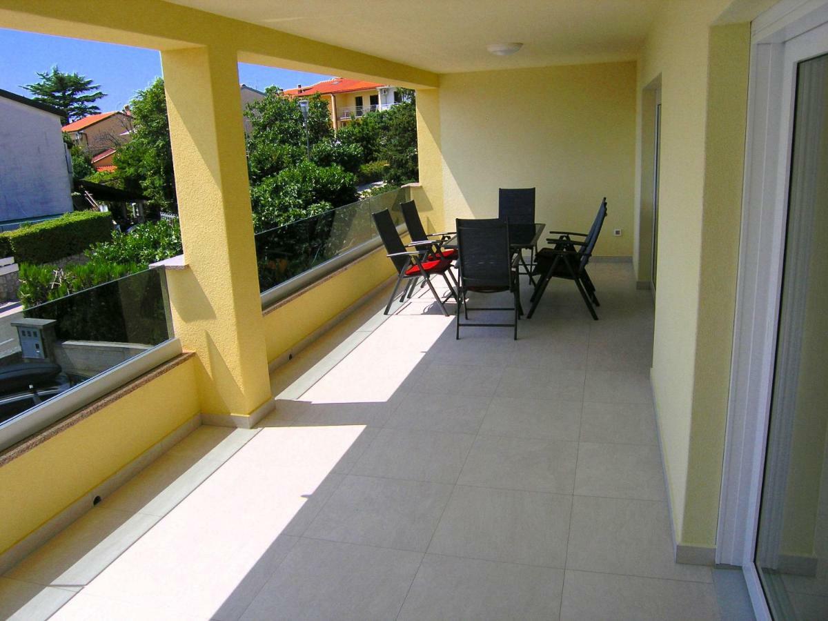 Apartmani Krajinovic Krk Town Esterno foto