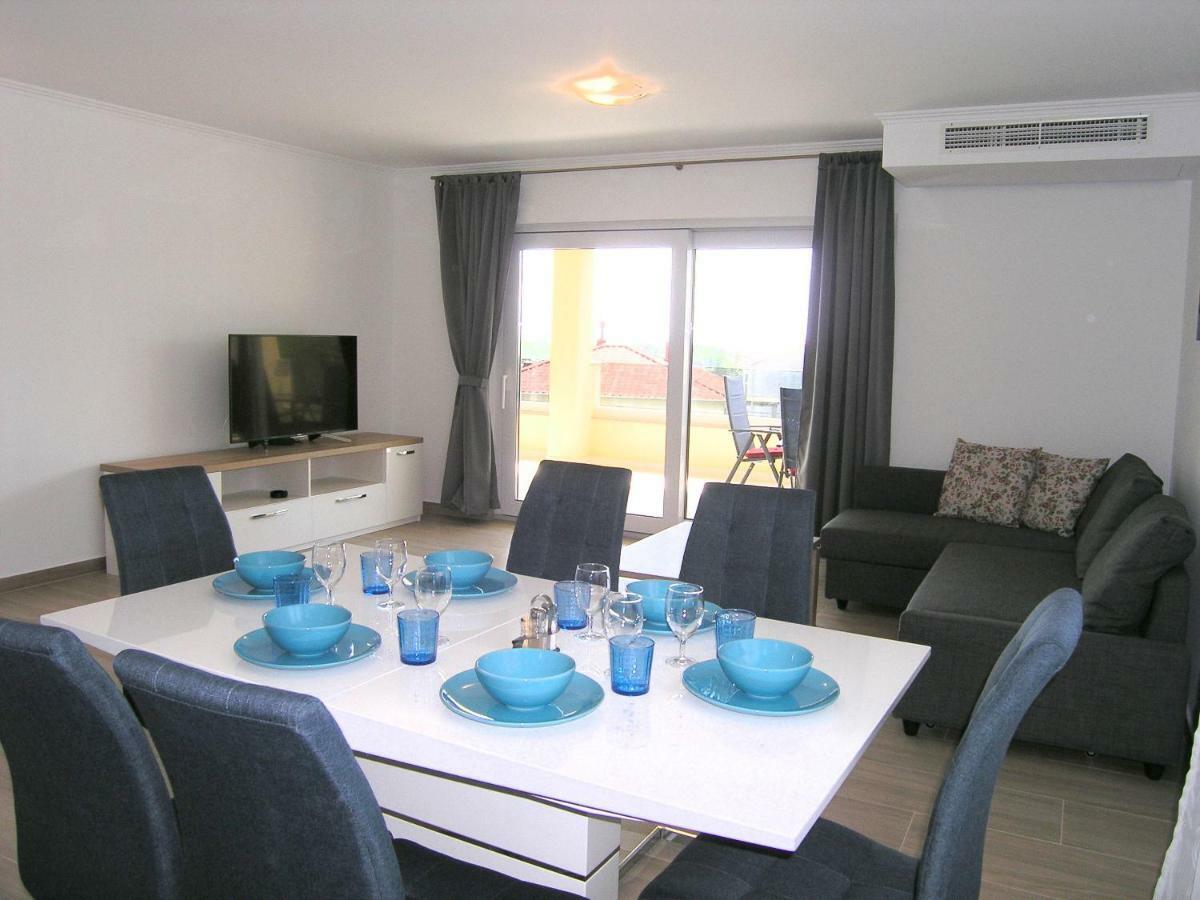 Apartmani Krajinovic Krk Town Esterno foto