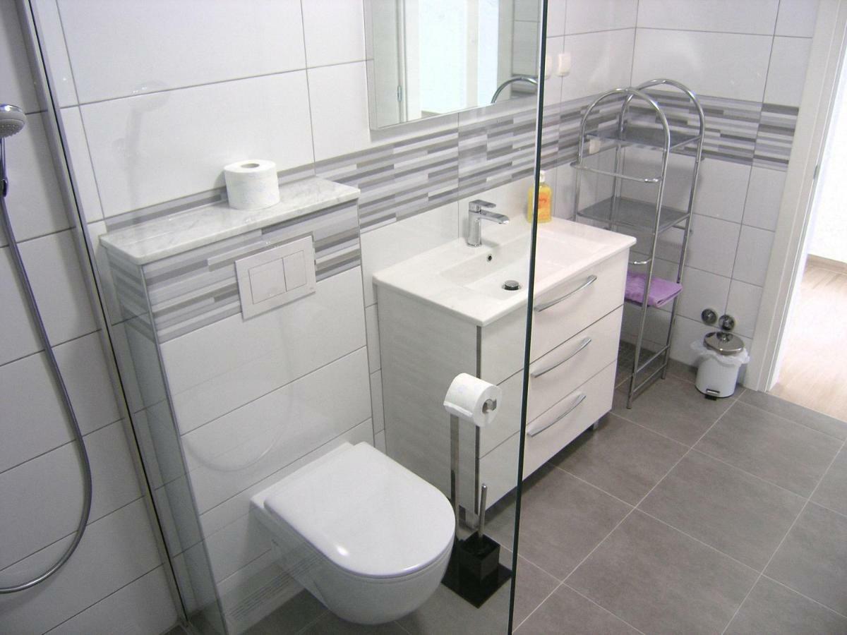 Apartmani Krajinovic Krk Town Esterno foto