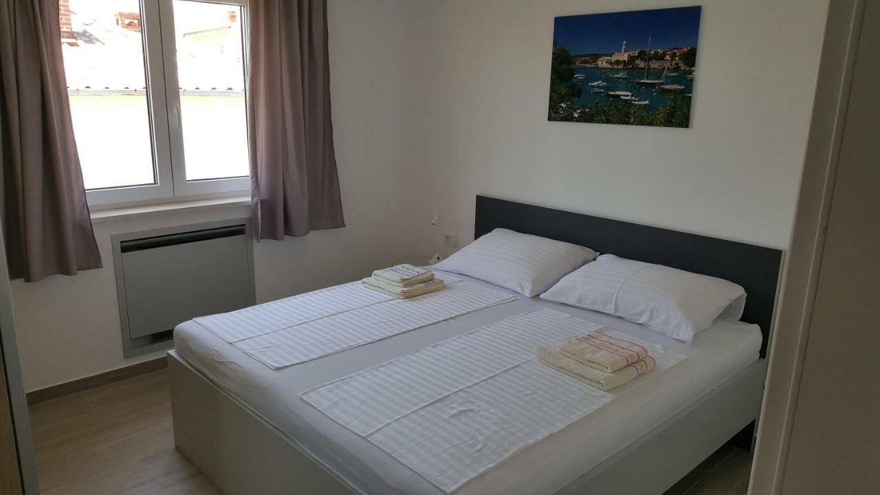 Apartmani Krajinovic Krk Town Esterno foto